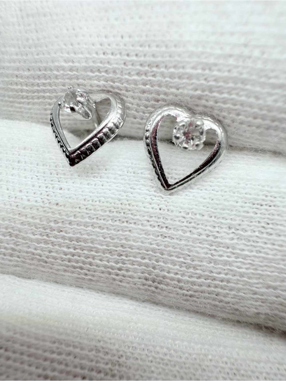 14K White Gold Crystal Open Heart Stud Earrings!